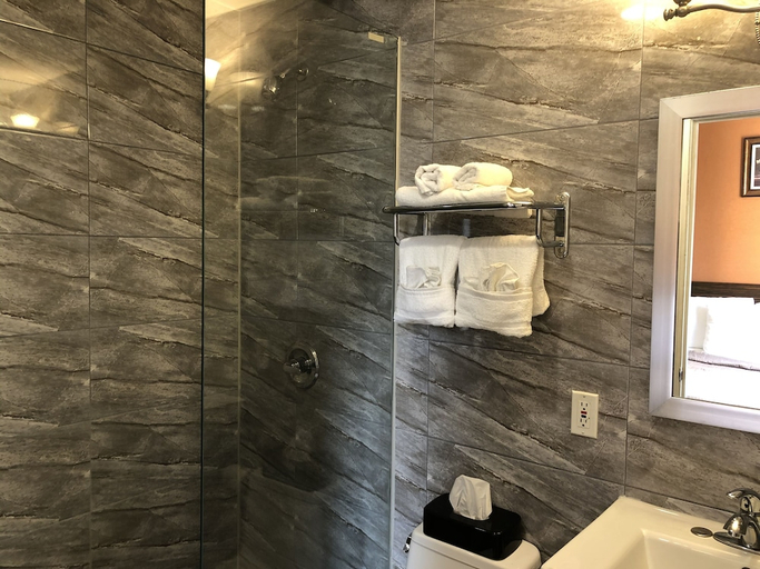 Bathroom 4, The Vue Hotel Express, New York