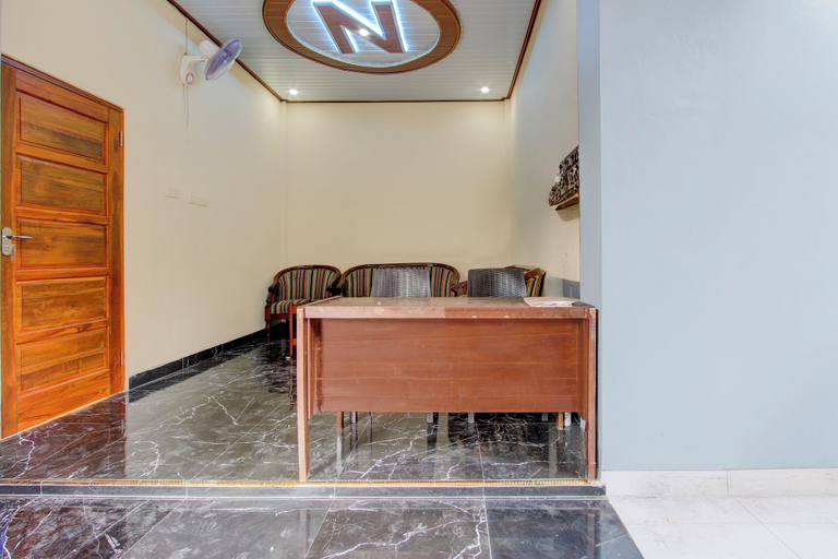 Reception 2, OYO 94919 Nay Guesthouse Dan Kost, Sukoharjo