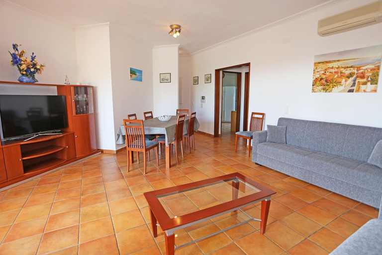 Room 2, C20 - Meia Praia Beach 3 Bed Apartment, Lagos