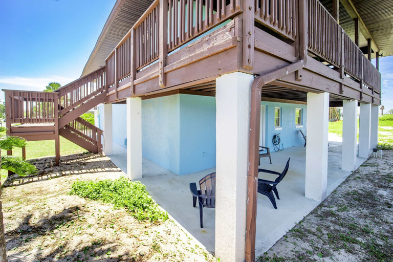 Room 2, Oceanfront Steps to Sand Deck Pets Welcome, Flagler