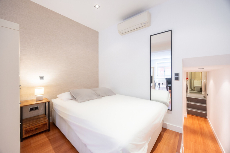 Room 4, Studio in Barrio de las Letras Work or Study, Madrid