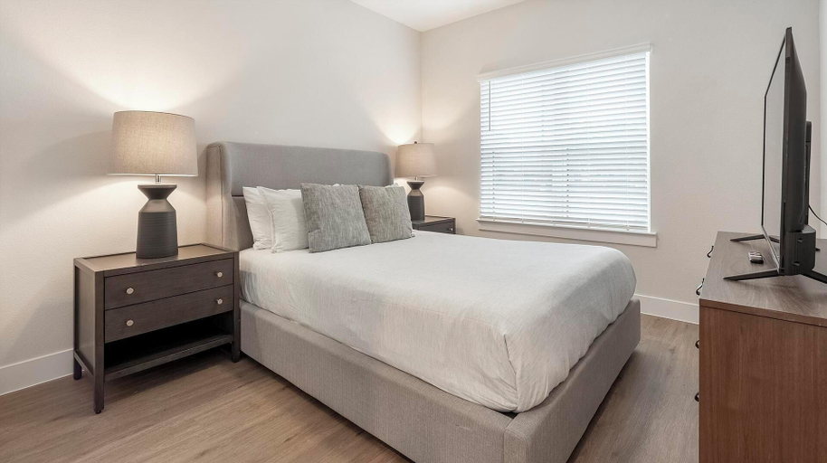 Room 3, Landing Apartments near Navarro ISD, Guadalupe