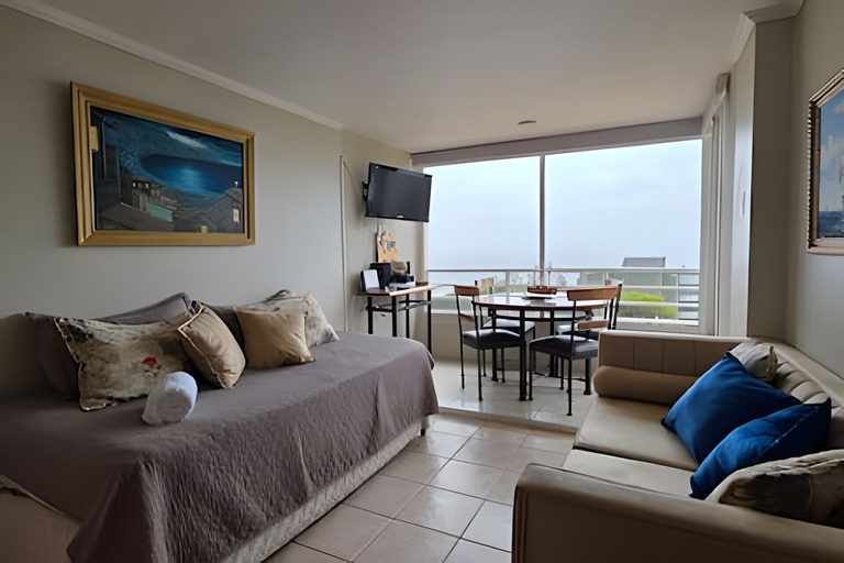 Living area 2, Oceana Suites EuroMarina II, Valparaíso