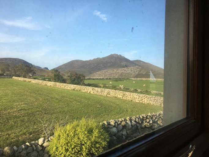Interior 4, Sea & Mountain View-garden-wi-fi-parking- Sleeps 4, Newry, Mourne and Down