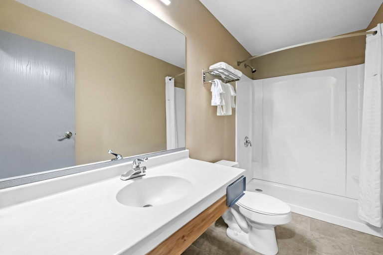 Bathroom 5, Rodeway Inn, Monroe