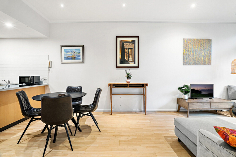 Living room 3, Peaceful 2-Bed Apartment with Gym & Pool, Melbourne