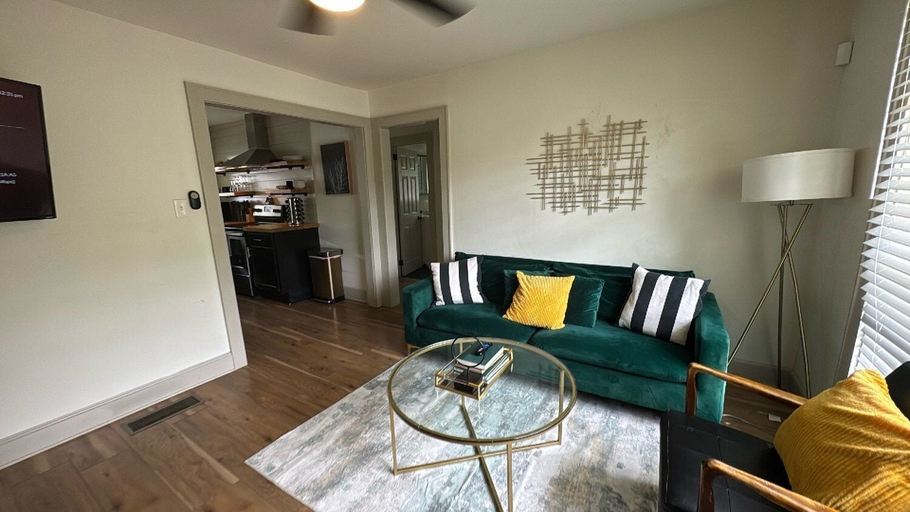 Interior 2, Group-ready West End Duplex - Save Big Midweek, Atlanta