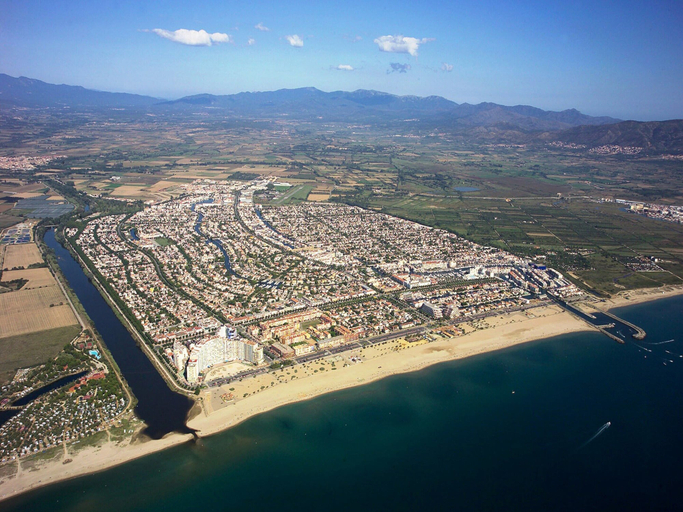 View from property 5, Beachfront Apartment in Empuriabrava with Sea Views, Girona