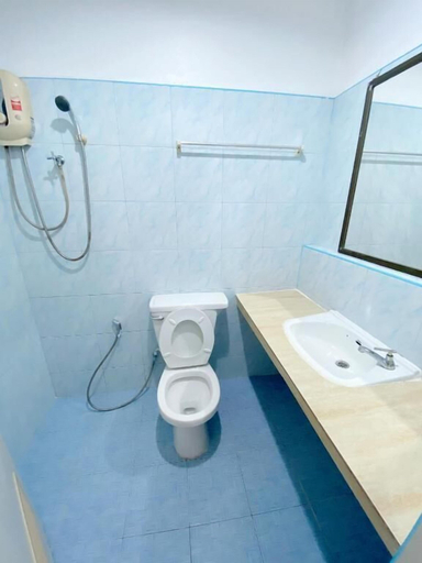 Bathroom 4, Tanatnan Hotel, Muang Ranong