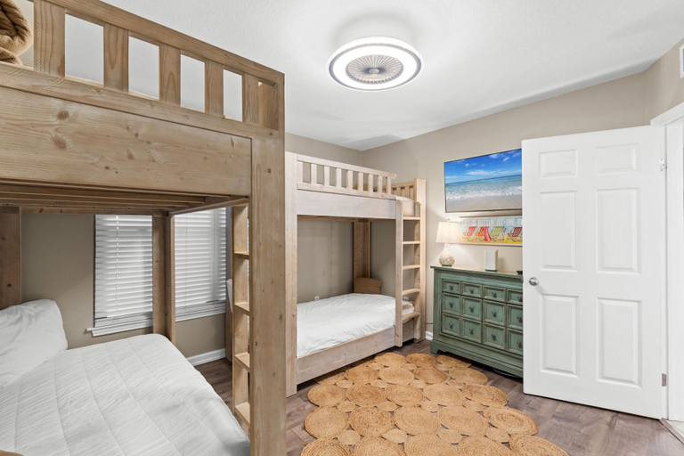 Interior 2, Emerald Towers West 3001 - Cozy Cove, Okaloosa