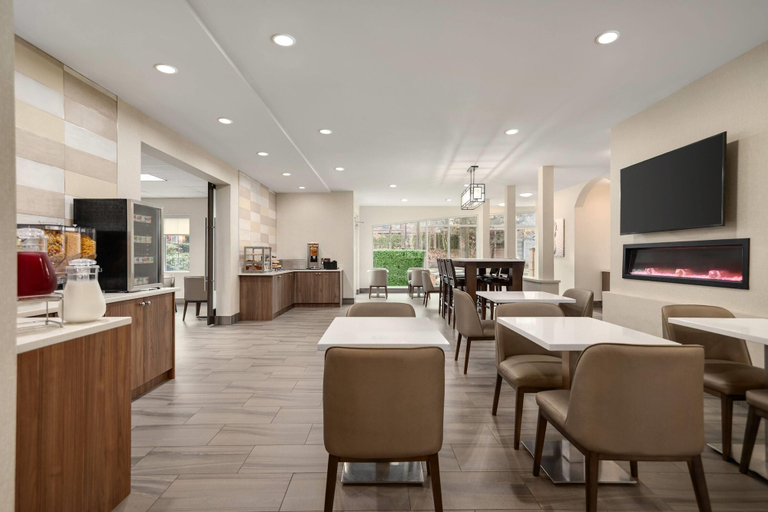 Food & Drinks 5, La Quinta Inn by Wyndham Vancouver Airport, Greater Vancouver