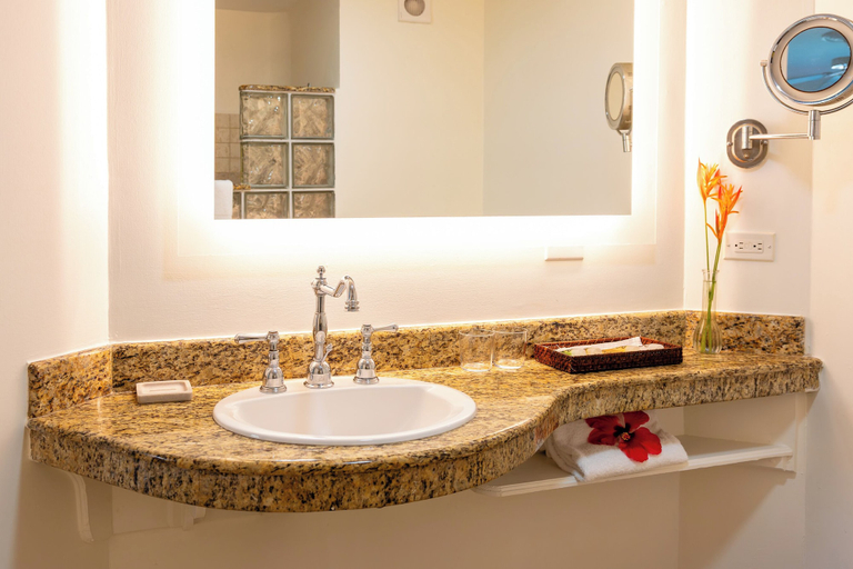 Bathroom 4, Coco Palm