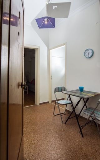 Room 5, Sunny 1bd Apartment Just 1minute to Acropolis, Attica