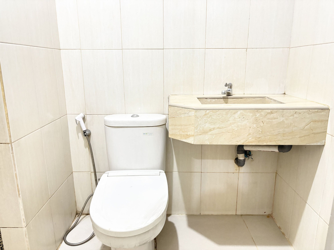 Bathroom 3, OYO 95102 Pulma House, Medan