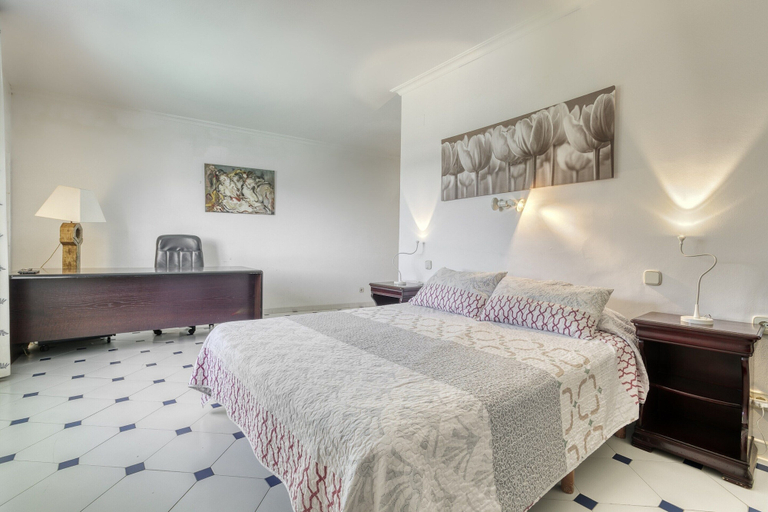 Room 5, Villa in Roses With Private Pool & Sea Views, Girona