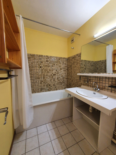 Bathroom, Apartment at Les Deux Alpes, Isère