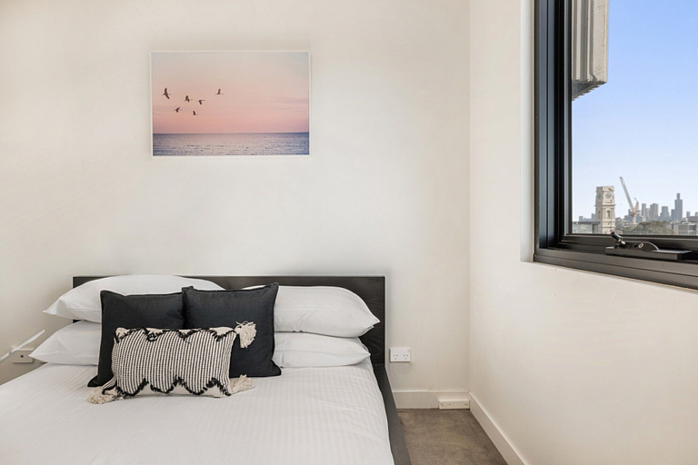 Room 2, Comfy 2-bed Balcony Unit Near Chapel St, Melbourne