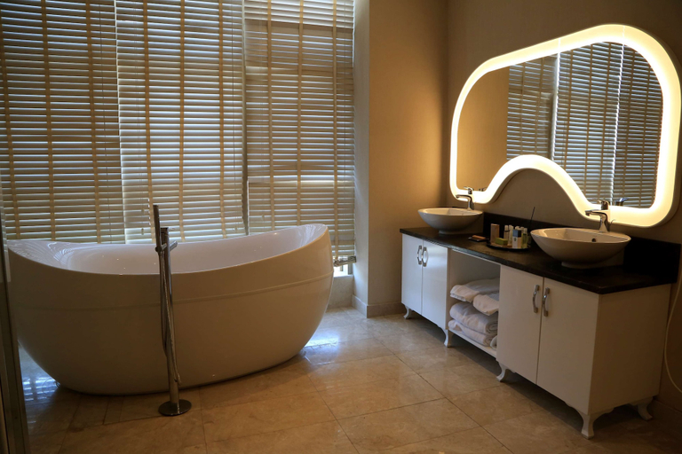 Bathroom 5, DoubleTree by Hilton Hotel Istanbul - Tuzla, Gebze