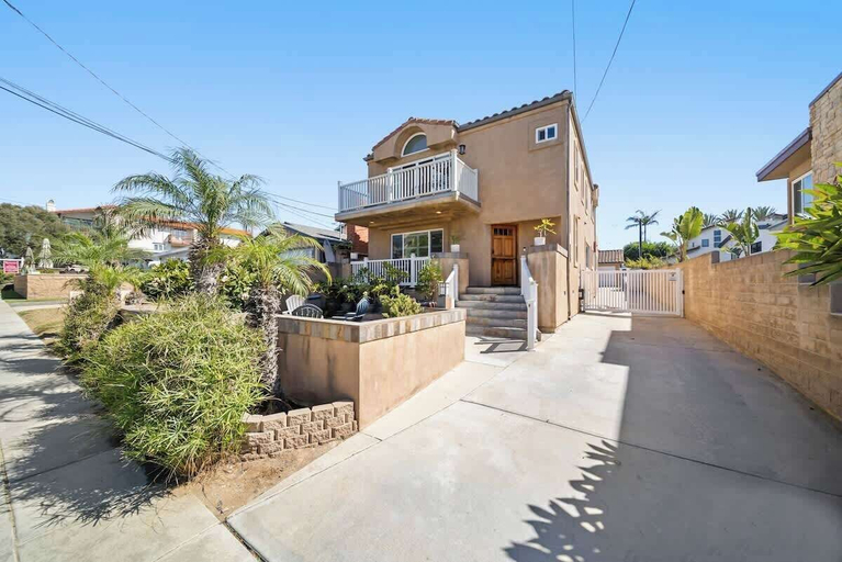 Room 5, Hot Tub Ocean Views 3 Bedroom Private Home, San Diego