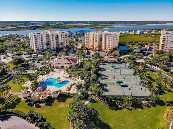 Interior 5, New Smyrna Beachfront Modern 9th Floor Condo Pool Hot Tub, Volusia