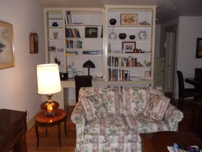 Room 5, Ida s Cottage in Jacksonville, Jackson