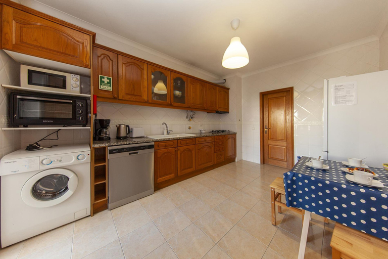 Room 2, B40 - Levante 2 Bedroom Apartment in Lagos, Lagos