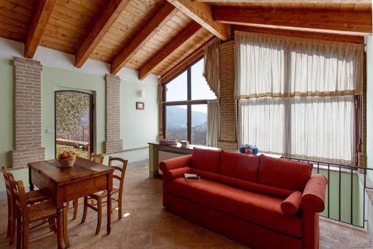 Living room 2, Hilltop Apartment With Swimming Pool, Perugia