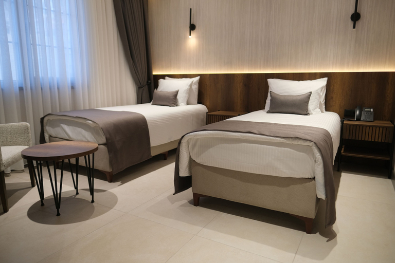 Room 5, 1921Justa otel, Merkez