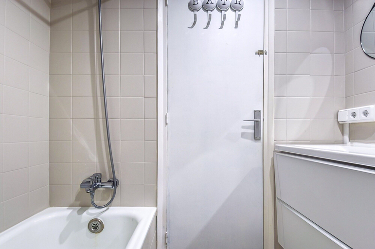 Bathroom 4, Apartment in Roses by the Beach, Girona