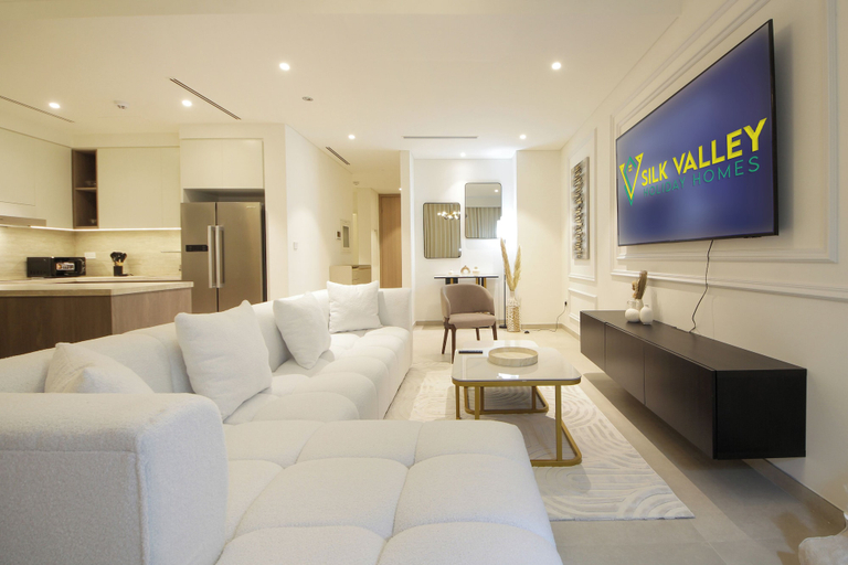Living area 3, Silk Valley - Luxury 3BR Villa near park, Dubai