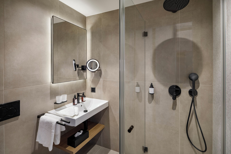 Bathroom 4, Panoramahotel Braunwald, Glarus