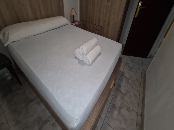 Room 2, Cozy Benidorm Apartment for 4 Guests, Alicante
