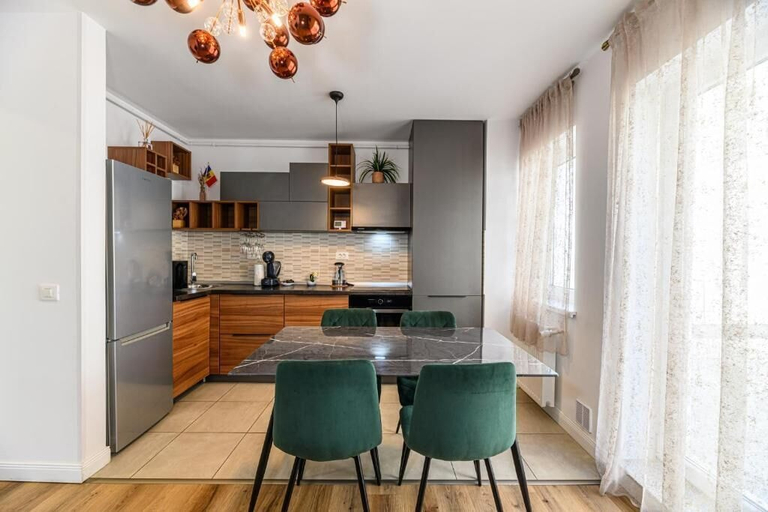 Private kitchen 3, MoHost Alpine Calm - 2BR Hideaway, Brasov