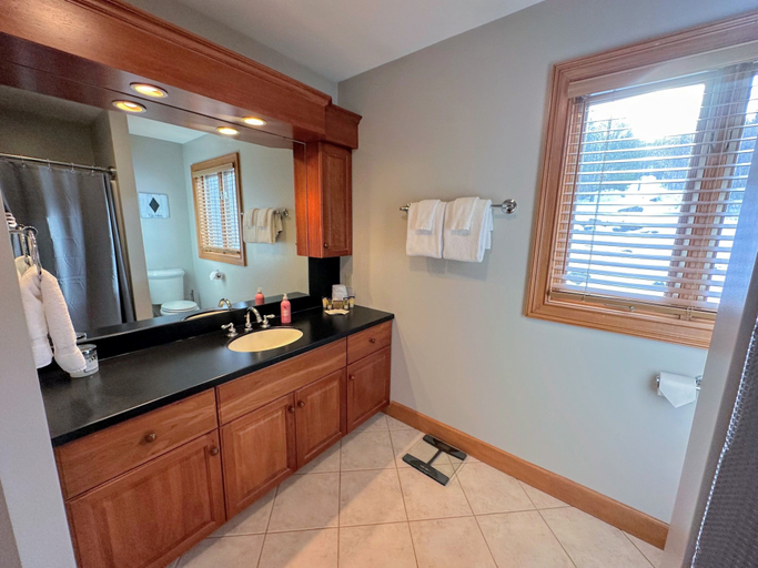 Interior 3, Cr14, Coos
