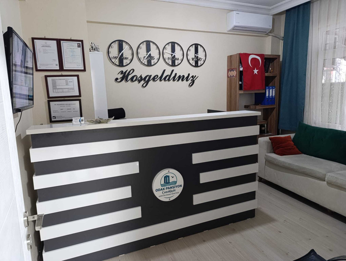 Others 2, Odak Pansiyon, Merkez