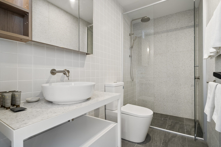Bathroom, Trendy 1-bed Retreat in Fremantle With Rooftop, Fremantle