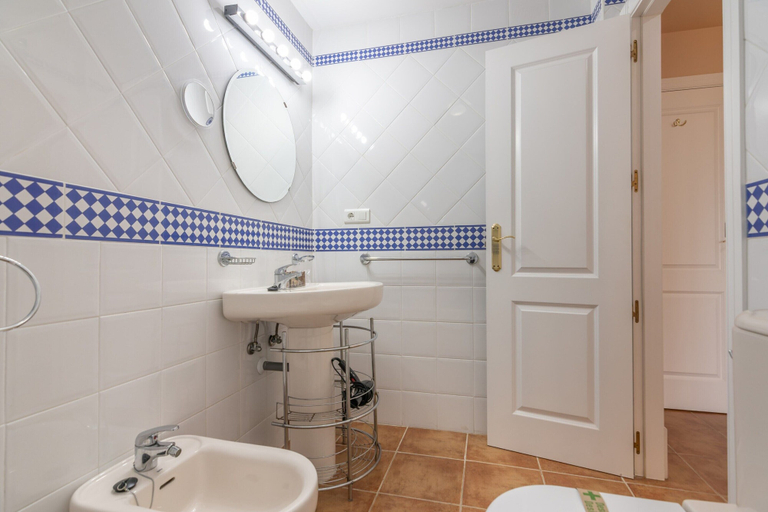 Bathroom 5, Beachfront Getaway With Sea Views, Huelva