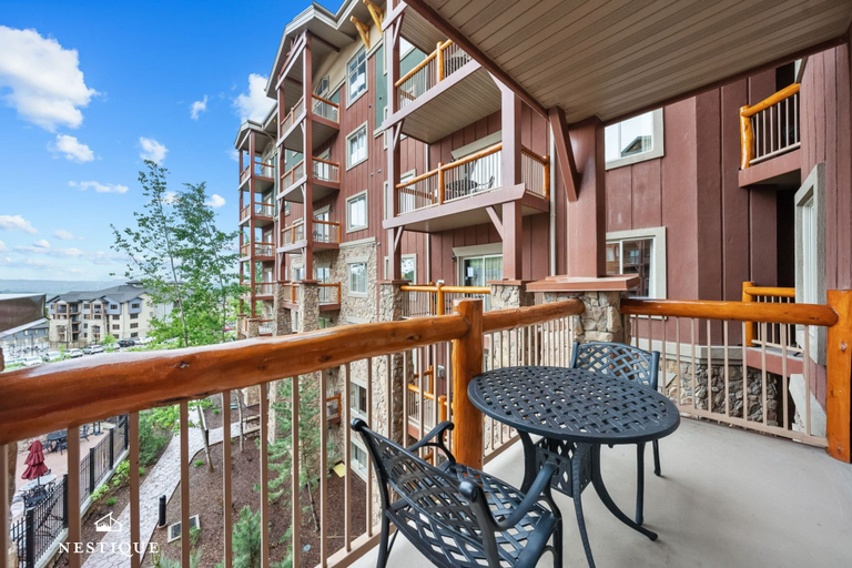 Interior 5, Westgate 4507-b, Summit