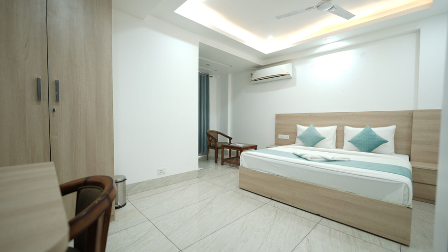 Room 3, CORPORATE STAYS - GOLF COURSE ROAD, Gurgaon