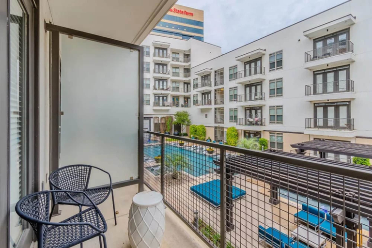 Room 2, Unwind at Cityline - Premium 1BR in Dallas, Collin
