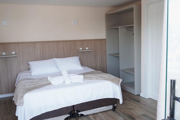 Room 3, La Roza Hotel and Grill Restaurant, Penha