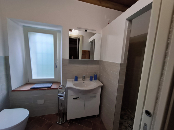 Bathroom 5, Il Castellaro ai Sassi, Modena