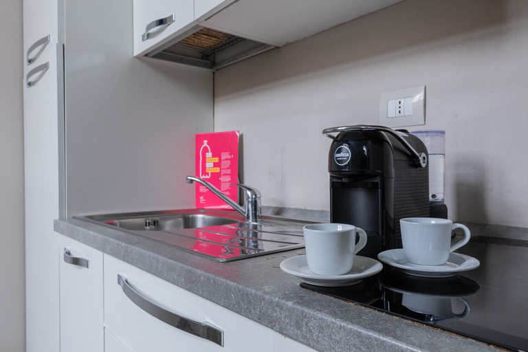 Room 4, Housing Giulia - Studio 2 4 by Wonderful Italy, Torino