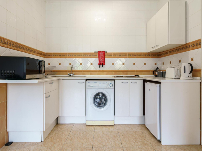 Private kitchen, Apartment Directly on the Boulevard of La Cala, Málaga
