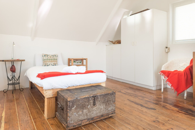 Room 5, Peaceful Retreat Green Point Off-grid, City of Cape Town