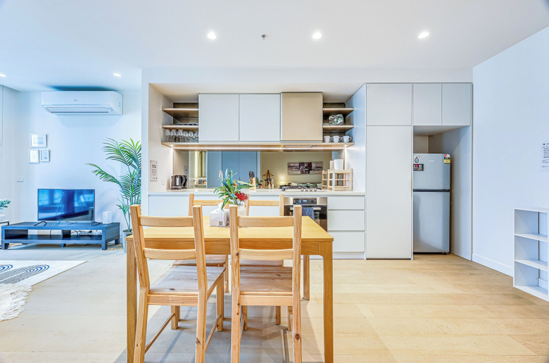 Private kitchen 2, StayAU Convenient City Apt in West Melb, Melbourne