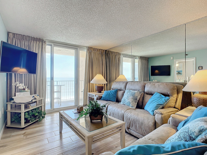 Interior 2, Oceania Beach Club 702, Volusia