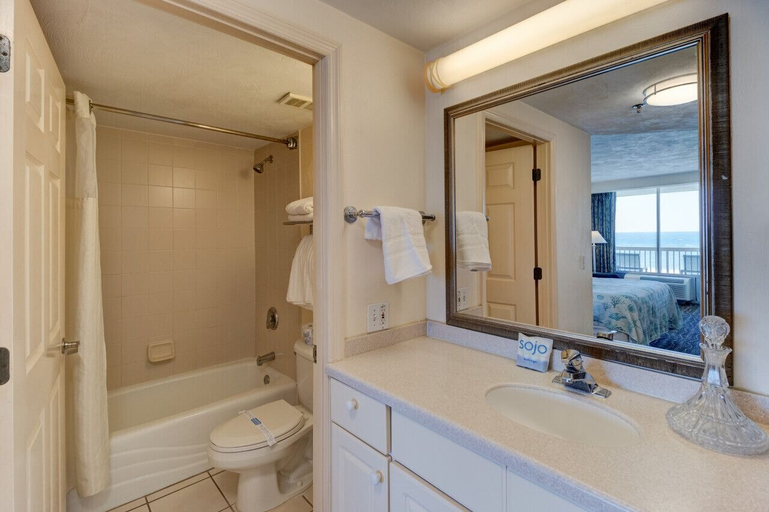 Bathroom, Sea Swept Ocean Front Studio, Volusia