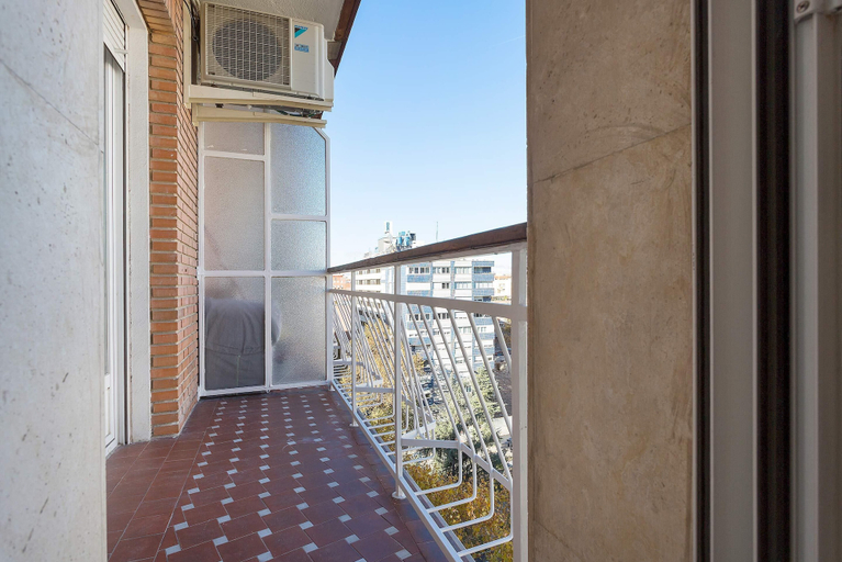 Others 4, Elegant Apartment in Madrid Pedro Teixeira, Madrid