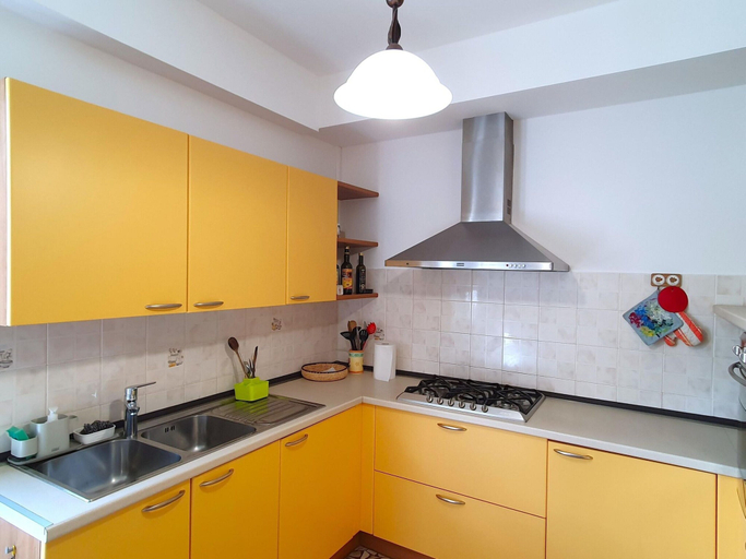 Private kitchen 2, Holiday Home by Lake in Maccagno, Varese